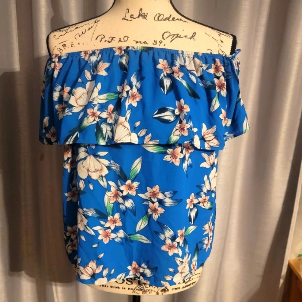 Off Shoulder Top Tropical Print - Picture 7 of 9